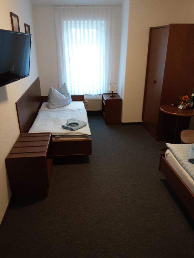 Goldener Anker Hotell Genthin Exteriör bild