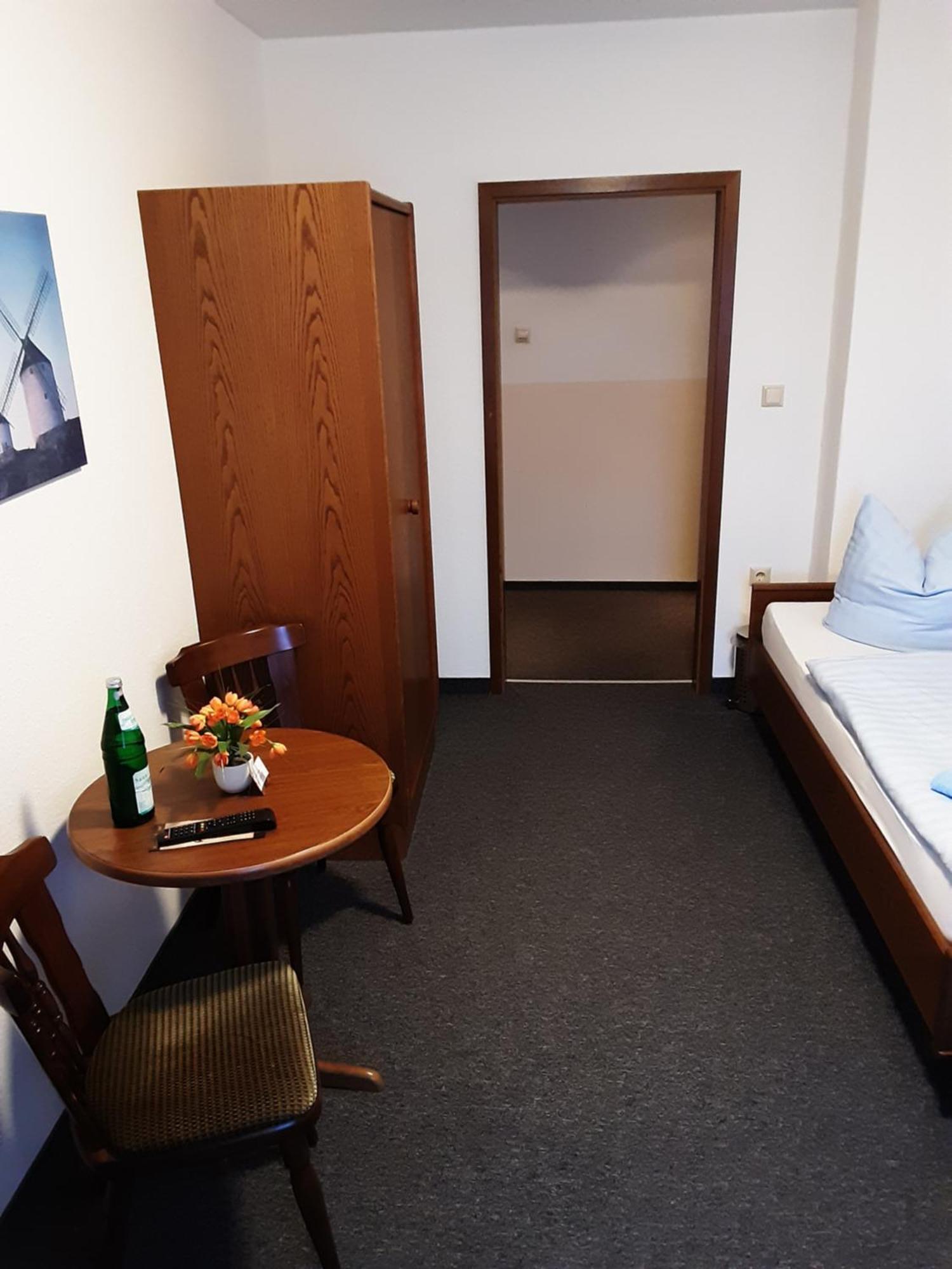 Goldener Anker Hotell Genthin Rum bild