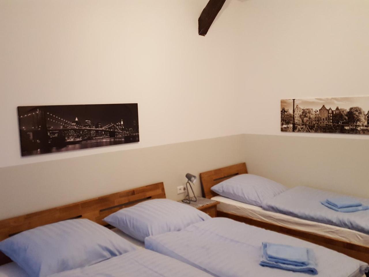 Goldener Anker Hotell Genthin Rum bild