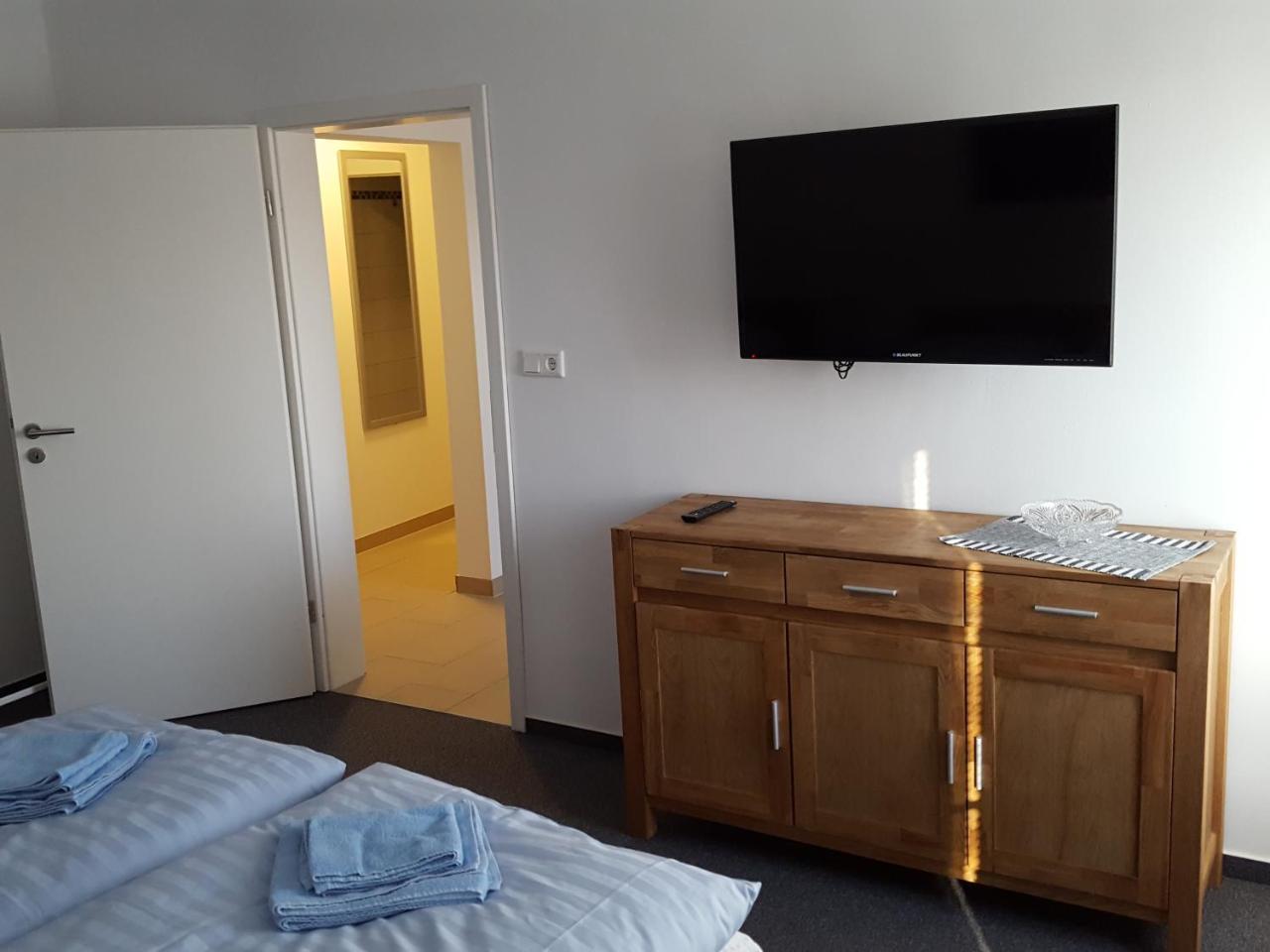 Goldener Anker Hotell Genthin Exteriör bild